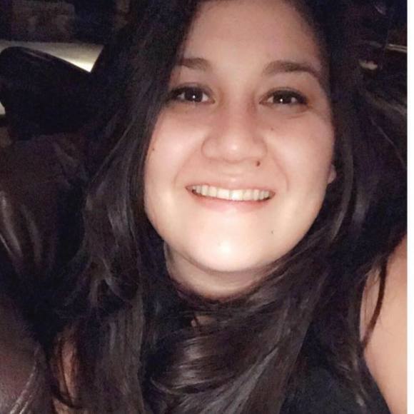 Meet your Posher, Jessica - Picture 1 of 2